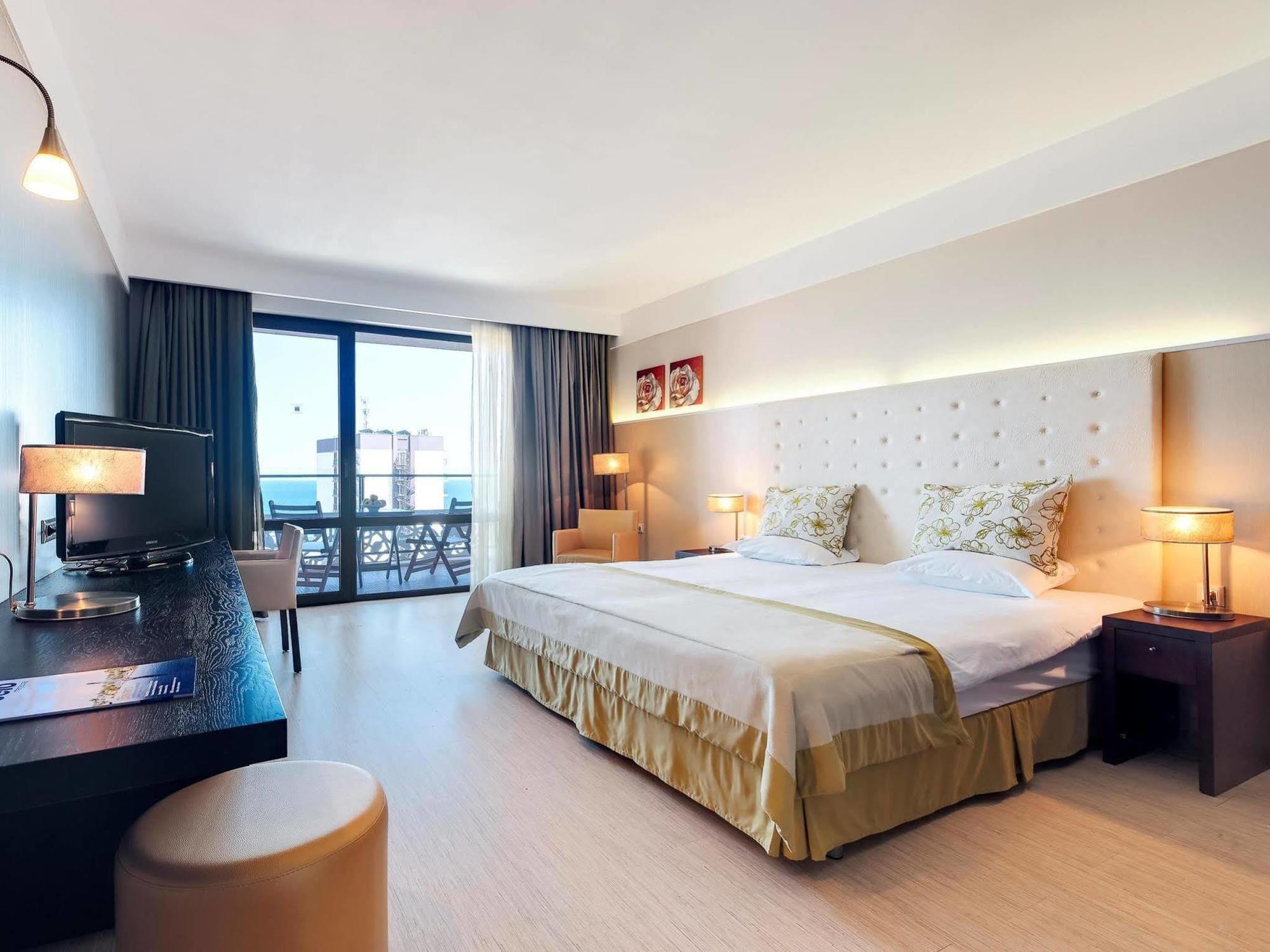 Royal Beach Apartments Napospart Kültér fotó